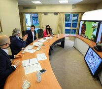 El presidente Alberto Fernández encabezó esta tarde, desde la residencia de Olivos, la presentación del programa federal Municipios de Pie.