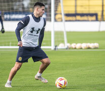 Villagra será volante titular.