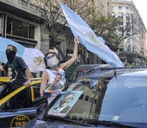 La &amp;quot;Caravana de las mil flores&amp;quot; inundó el centro porteño. (Fuente: Sandra Cartasso) (Fuente: Sandra Cartasso) (Fuente: Sandra Cartasso)