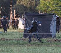 Las fotos tomadas por Página/12 el día del operativo contradicen los dichos del ministro.