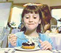 Mara Wilson en la película dirigida por Danny DeVito en 1996.