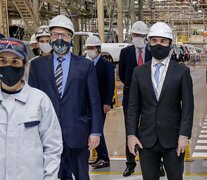 El ministro de Economía, Martín Guzmán, junto a su par de Desarrollo Productivo, Matías Kulfas, en la visita a una automotriz. (Fuente: Télam) (Fuente: Télam) (Fuente: Télam)