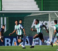 Todo Banfield celebra el golazo de Cuero. (Fuente: NA) (Fuente: NA) (Fuente: NA)