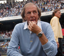 Menotti, en cancha de Racing.