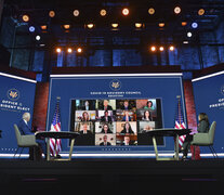 Los electos Biden y Harris en teleconferencia con su flamante comité asesor. (Fuente: AFP) (Fuente: AFP) (Fuente: AFP)