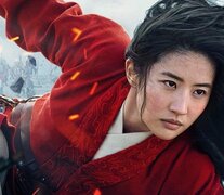 Mulan iba a estrenarse en cines, pero la pandemia alteró los planes. Llega el 4 de diciembre. 