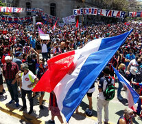 Miles de hinchas y socios de San Lorenzo, frente a la Legislatura Porteña. (Fuente: Bernardino Avila) (Fuente: Bernardino Avila) (Fuente: Bernardino Avila)