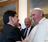 El papa Francisco fue uno de los tantos líderes del mundo que recordó sus encuentros con Maradona. (Fuente: AFP) (Fuente: AFP) (Fuente: AFP)