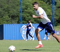 Lisandro López fue uno de los titulares que Russo &amp;quot;guardó&amp;quot; ante River para el choque con Santos. (Fuente: NA) (Fuente: NA) (Fuente: NA)