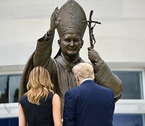 Trump y Melania visitan el Santuario Nacional San Juan Pablo II, de Washington D.C., en junio de 2020. (Fuente: AFP) (Fuente: AFP) (Fuente: AFP)