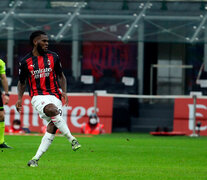 Franck Kessié anota el 2-0 de penal para el Milan. (Fuente: AFP) (Fuente: AFP) (Fuente: AFP)