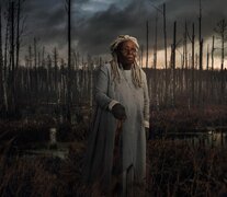 La Madre Abigail, encarnada por Whoopi Goldberg. La plataforma de streaming ya alojó los dos primeros de sus nueve episodios y cada domingo subirá uno nuevo.