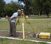 Materialización del Marco de Referencia POSGAR07 Punto EAAF y instalación del receptor GNSS. 12 de
Enero de 2021. Foto gentileza EAAF. 