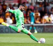 Tom King anotó un gol desde un saque de arco. (Fuente: Twitter Newport County) (Fuente: Twitter Newport County) (Fuente: Twitter Newport County)