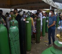 Largas filas en Manaos par recargar tubos de oxígeno. (Fuente: AFP) (Fuente: AFP) (Fuente: AFP)