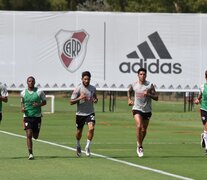 Suárez, De la Cruz, Casco, Pérez y Poncio en la práctica de este martes. (Fuente: Foto Prensa River) (Fuente: Foto Prensa River) (Fuente: Foto Prensa River)