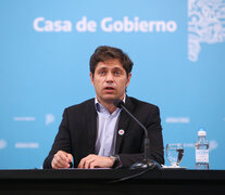 El gobernador de la provincia de Buenos Aires, Axel Kicillof, aseguró que &amp;quot;el regreso a las clases no está supeditado a la vacunación&amp;quot; y destacó que el primer paso será &amp;quot;vacunar a población de riesgo de las escuelas&amp;quot;. (Fuente: Télam) (Fuente: Télam) (Fuente: Télam)