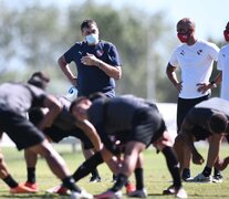 Falcioni comanda la práctica en Independiente. (Fuente: Foto Prensa Independiente) (Fuente: Foto Prensa Independiente) (Fuente: Foto Prensa Independiente)