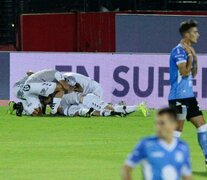 El festejo de Platense, que regresa a jugar a la máxima categoría. (Fuente: Fotobaires) (Fuente: Fotobaires) (Fuente: Fotobaires)