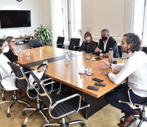 El jefe de Gabinete Santiago Cafiero se reunió con la directora de Amnistía Internacional en Argentina, Mariela Belski.