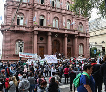 La manifestación terminó frente a la Municipalidad