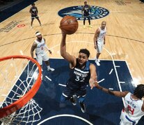 Karl-Anthony Towns regresó a Minnesota tras un mes de inactividad por el coronavirus. (Fuente: AFP) (Fuente: AFP) (Fuente: AFP)