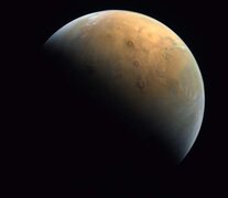 La imagen de Marte captada por la sonda Esperanza que Emiratos Árabes Unidos envió al planeta rojo.
