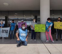 &amp;quot;No nos mandaron los cuadernillos para que se lleven a sus casas. Es ilógico que falte algo tan básico cuando hace un mes que están anunciando que hoy empezaban las clases&amp;quot;, planteó Claudia Ritrobatto, profesora de matemáticas y delegada de UTE. 