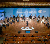 Fernández, con el logo del Consejo, en el acto en el CCK