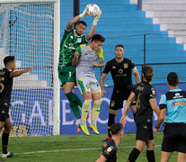 Gabriel Arias le gana a Malcom Braida, de gran partido. (Fuente: Fotobaires) (Fuente: Fotobaires) (Fuente: Fotobaires)