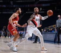 Campazzo se lució marcando a Lillard, una de las estrellas de la NBA. (Fuente: AFP) (Fuente: AFP) (Fuente: AFP)