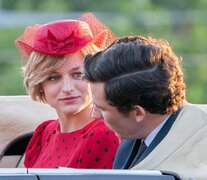 Emma Corrin, como la princesa Diana, está nominada por &amp;quot;The Crown&amp;quot;. 