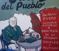 El mural fue pintado el jueves por familiares y compañeros