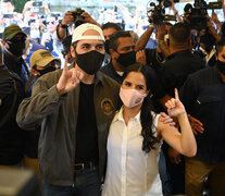 Nayib Bukele y su mujer, Gabriela Rodríguez.  (Fuente: AFP) (Fuente: AFP) (Fuente: AFP)