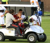 El llanto de Pinola, cuando lo sacaban de la cancha con la fractura en su brazo. (Fuente: NA) (Fuente: NA) (Fuente: NA)