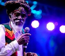 Bunny Wailer había dejado la banda que fundó para dedicarse a ser solista.