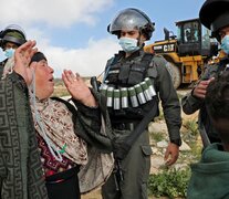 Las fuerzas israelíes se disponen a demoler una casa en Hebrón, Cisjordania. (Fuente: AFP) (Fuente: AFP) (Fuente: AFP)