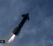 El SpaceX 10 explotó minutos después de haber aterrizado. (Fuente: AFP) (Fuente: AFP) (Fuente: AFP)