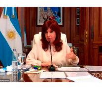 Cristina Kirchner hizo su alegato en la causa dólar futuro. Los jueces de la Cámara de Casación no le permitieron que les hablara cara a cara en el Tribunal, pero eso no le impidió decirles que el expediente &amp;quot;es un leading case de lawfare&amp;quot;.