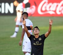 Melgarejo festeja el gol del 1-0. El paraguayo entró y cambió el partido con poquito.