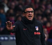 Germán Burgos en acción, cuando le tocó dirigir al Atlético Madrid por una suspensión de Diego Simeone. (Fuente: AFP) (Fuente: AFP) (Fuente: AFP)