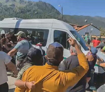 La camioneta en la que viajaba el Presidente en Chubut.   