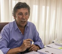 Posse quiere contar hasta el último voto a pesar de que los números oficiales no lo favorecen.