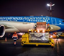 El vuelo de Aerolíneas Argentinas que traerá al país una nueva partida de la vacuna Sputnik V contra el coronavirus llegó a Moscú, en la octava operación realizada por la compañía de bandera hacia territorio ruso. (Fuente: NA) (Fuente: NA) (Fuente: NA)