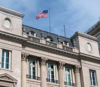 La derecha política y medática reclaman al Gobierno un alineamiento absoluto con los dictados de la Embajada de Estados Unidos.