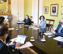 Guzmán, Cafiero, Todesca, Pesce, Marcó del Pont, Kulfas y Moroni, en la reunión de Gabinete Económico.  (Fuente: Prensa Jefatura de Gabinete) (Fuente: Prensa Jefatura de Gabinete) (Fuente: Prensa Jefatura de Gabinete)