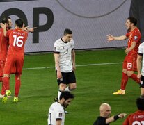 El veterano Pandev festeja el primero ante Alemania.