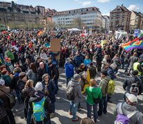 La variopinta protesta en Alemania, mezcla de izquierdas y derechas. (Fuente: Télam) (Fuente: Télam) (Fuente: Télam)