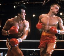 Stallone y Dolph Lundgren, dos titanes en el ring.