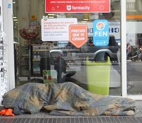 La situación social es dramática por el impacto de la crisis. Las políticas sociales fueron efectivas en evitar que aumente la cantidad de indigentes. (Fuente: Bernardino Avila) (Fuente: Bernardino Avila) (Fuente: Bernardino Avila)